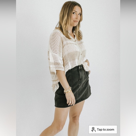 BNWOT, LE LIS Crochet Button Front Top - Picture 5 of 12